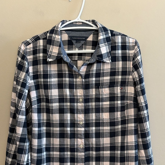 $9🎅🏼Tommy Hilfiger Black White & Baby Pink Plaid Button-Up Long Sleeve Flannel - Picture 2 of 15